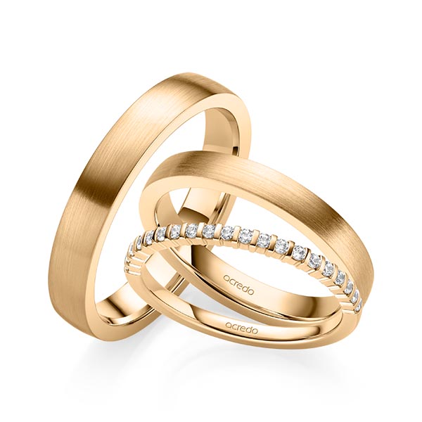 Set in roségoud 14 kt. half gezet met in totaal 0,2 ct. Briljant tw,vs van acredo