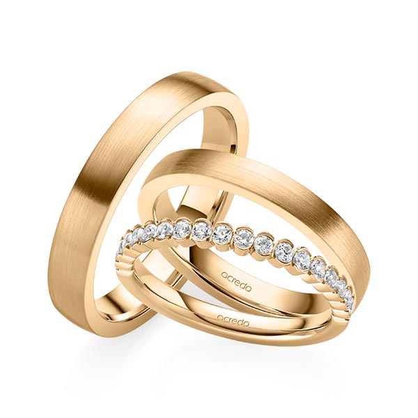 Set in roségoud 14 kt. half gezet met in totaal 0,38 ct. Briljant tw/si van acredo