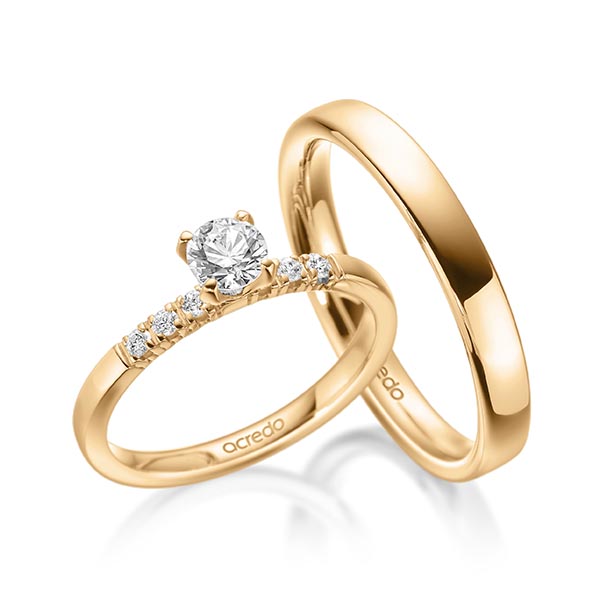 Set in roségoud 14 kt. met 0,4 ct. + in totaal 0,12 ct. Briljant tw/si van acredo