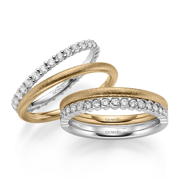 Set in roségoud 14 kt. met in totaal 1 ct. Briljant tw/si van acredo