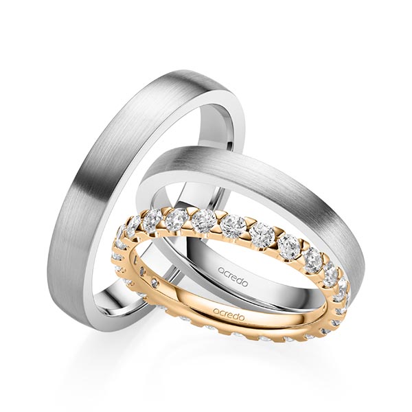 Set in roségoud 14 kt. volledig gezet met in totaal 1,3 ct. Briljant tw/si van acredo