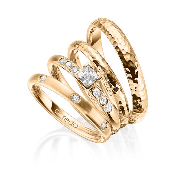 Set in roségoud 18 kt. met 0,4 ct. + in totaal 0,26 ct. Briljant & Princess-Diamant tw/si tw,vs van acredo