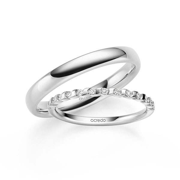 Set in witgoud 14 kt. half gezet met in totaal 0,13 ct. Briljant tw/si van acredo