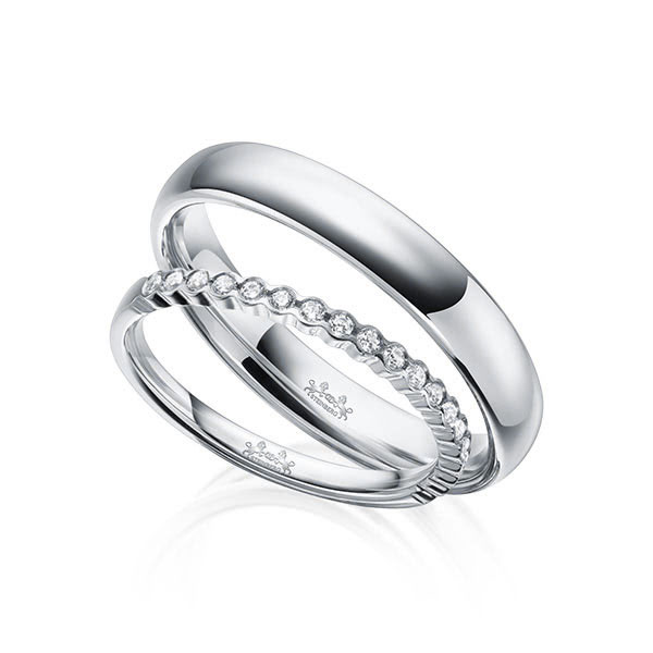 Set in witgoud 14 kt. half gezet met in totaal 0,18 ct. Briljant tw/si van Steinberg