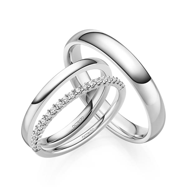Set in witgoud 14 kt. half gezet met in totaal 0,21 ct. Briljant tw/si van acredo