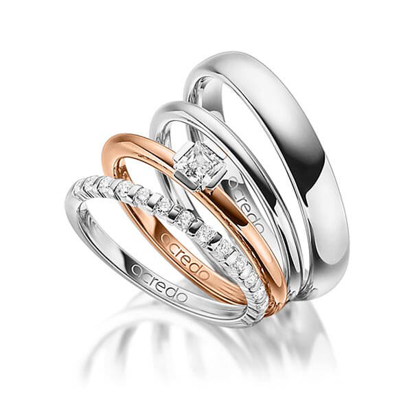 Set in witgoud 14 kt. half gezet met in totaal 0,64 ct. Briljant & Princess-Diamant tw,vs tw/si van acredo
