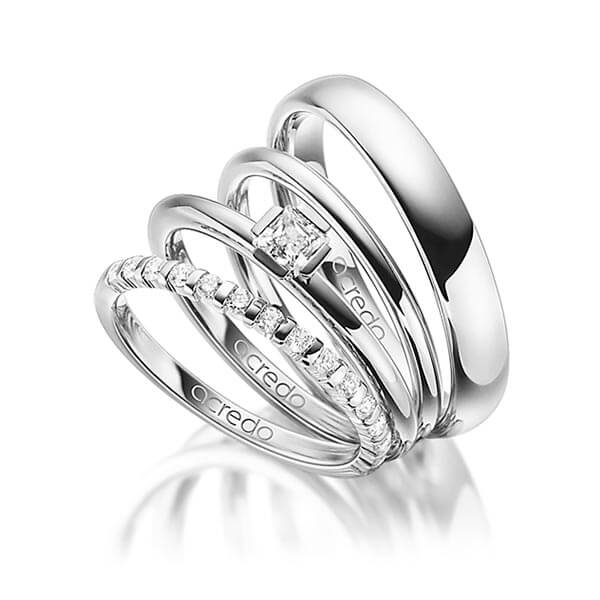 Set in witgoud 14 kt. half gezet met in totaal 0,64 ct. Briljant & Princess-Diamant tw,vs tw/si van acredo
