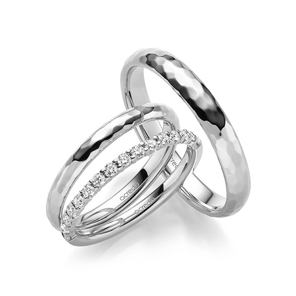 Set in witgoud 14 kt. hamerslag met in totaal 0,32 ct. Briljant tw/si van acredo - A-2308-2 Set in witgoud 14 kt. hamerslag met in totaal 0,32 ct. Briljant tw/si van acredo - A-2308-2