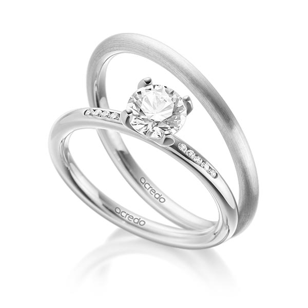 Set in witgoud 14 kt. met 0,7 ct. + in totaal 0,05 ct. Briljant tw/si van acredo - A-1935-1 Set in witgoud 14 kt. met 0,7 ct. + in totaal 0,05 ct. Briljant tw/si van acredo - A-1935-1