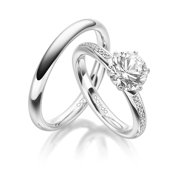 Set in witgoud 14 kt. met 2 ct. + in totaal 0,09 ct. tw,vs tw/si van acredo