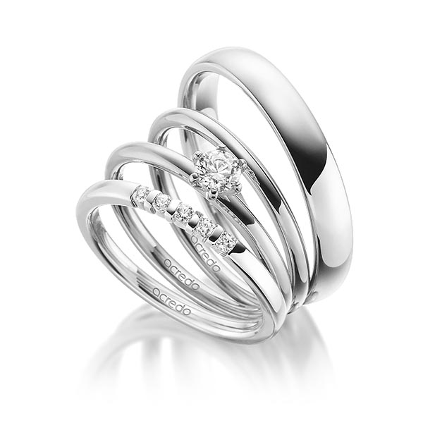 Set in witgoud 14 kt. met in totaal 0,35 ct. Briljant tw,vs tw/si van acredo