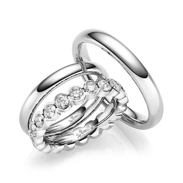 Set in witgoud 14 kt. met in totaal 2 ct. Briljant tw/si van Steinberg