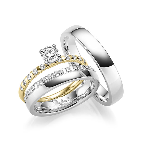 Set in witgoud 14 kt. volledig gezet met 0,4 ct. + in totaal 0,78 ct. Briljant tw/si van Steinberg