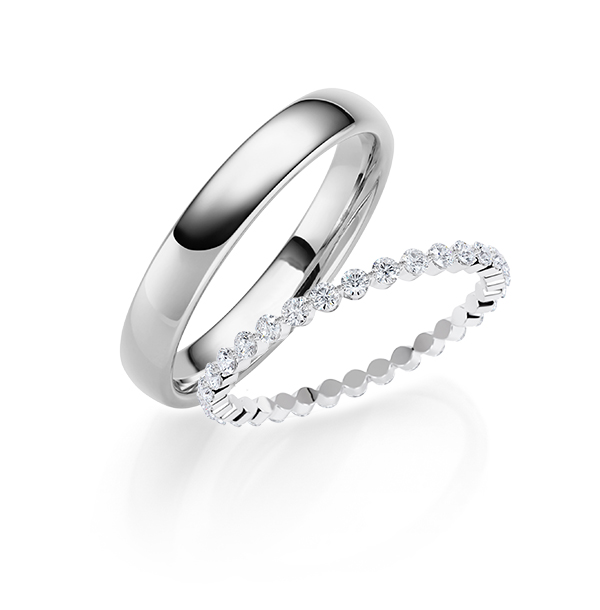 Set in witgoud 14 kt. volledig gezet met in totaal 0,52 ct. Briljant tw/si van Steinberg