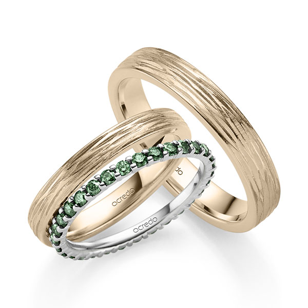 Set in witgoud 14 kt. volledig gezet met in totaal 0,62 ct. Briljant van acredo