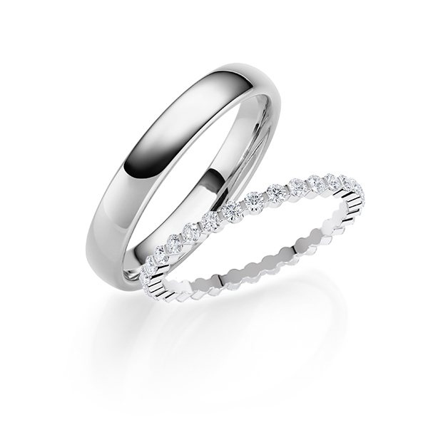 Set in witgoud 14 kt. volledig gezet met in totaal 0,68 ct. Briljant tw/si van Steinberg