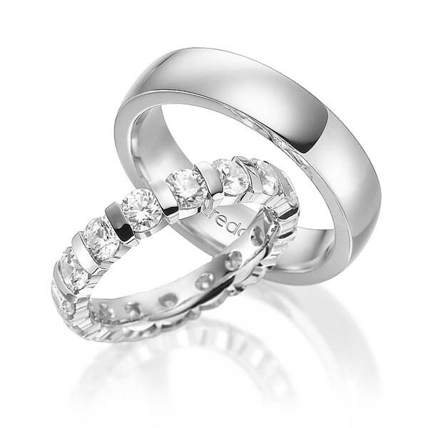 Set in witgoud 14 kt. volledig gezet met in totaal 3,2 ct. Briljant tw,vs van acredo - A-1588-1