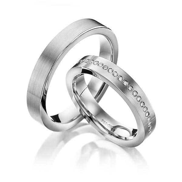 Set klassieke Memoire-trouwringen in 600 Platinahoudend metaal (60%) half gezet met in totaal 0,14 ct. Briljant tw/si van Eternal Touch - Y-1119-4 Set klassieke Memoire-trouwringen in 600 Platinahoudend metaal (60%) half gezet met in totaal 0,14 ct. Briljant tw/si van Eternal Touch - Y-1119-4