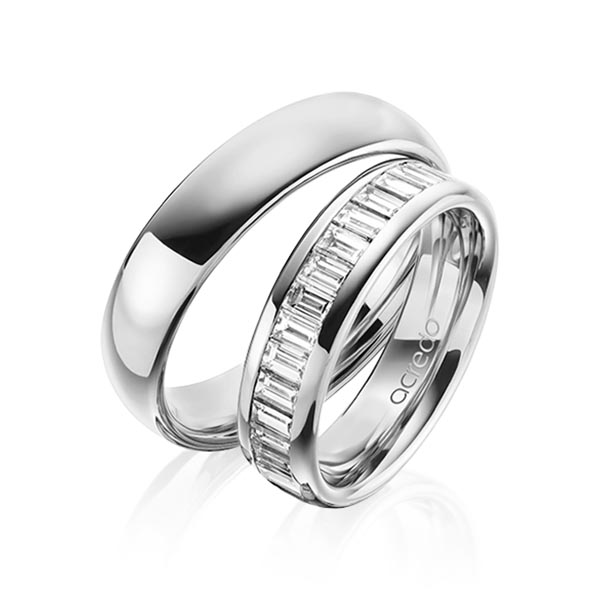 Set klassieke Memoire-trouwringen in buiten grijsgoud 14 kt. , binnen grijsgoud 14 kt. half gezet met in totaal 1,36 ct. Baguette-Diamant tw,vs van acredo