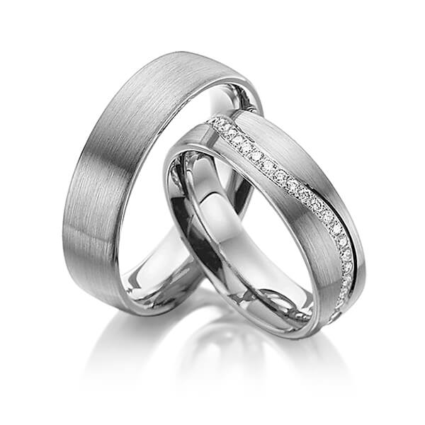 Set klassieke Memoire-trouwringen in dark grey gold 14 kt. volledig gezet met in totaal 0,43 ct. Briljant tw/si van Steinberg