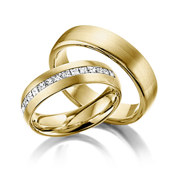 Set klassieke Memoire-trouwringen in geelgoud 14 kt. half gezet met in totaal 0,68 ct. Princess-Diamant tw,vs van Eternal Touch