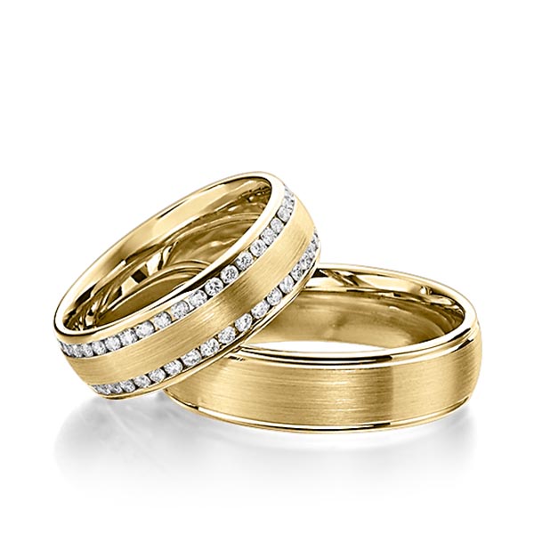 Set Klassieke Memoire-trouwringen in geelgoud 14 kt. volledig gezet met in totaal 0,92 ct. Briljant tw/si van Steinberg