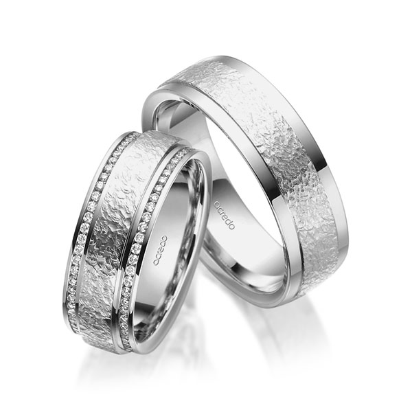 Set Klassieke Memoire-trouwringen in grijsgoud 14 kt. , crushed volledig gezet met in totaal 0,59 ct. Briljant tw/si van acredo - A-2054-11 Set Klassieke Memoire-trouwringen in grijsgoud 14 kt. , crushed volledig gezet met in totaal 0,59 ct. Briljant tw/si van acredo - A-2054-11