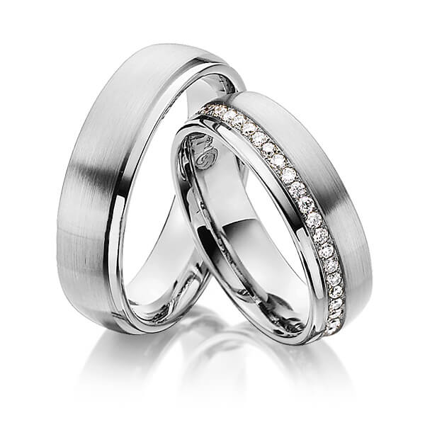 Set Klassieke Memoire-trouwringen in grijsgoud 14 kt. volledig gezet met in totaal 0,47 ct. Briljant tw/si van Steinberg