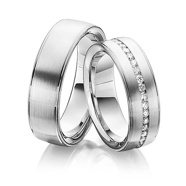 Set Klassieke Memoire-trouwringen in grijsgoud 14 kt. volledig gezet met in totaal 0,74 ct. Briljant tw/si van Steinberg