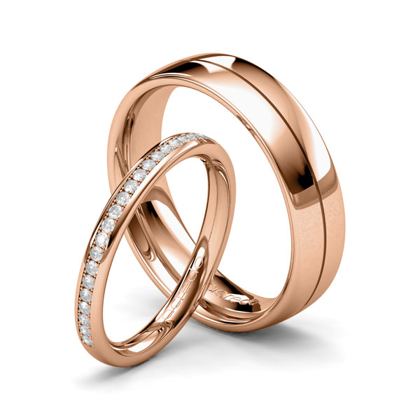 Set klassieke Memoire-trouwringen in roodgoud 14 kt. half gezet met in totaal 0,22 ct. Briljant tw/si van acredo
