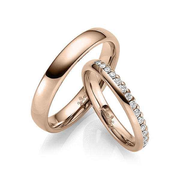 Set klassieke Memoire-trouwringen in roodgoud 14 kt. half gezet met in totaal 0,34 ct. Briljant tw/si van Steinberg