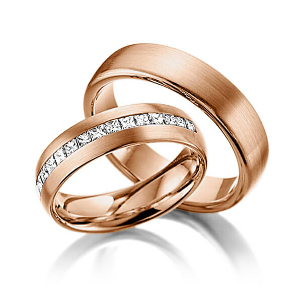 Set klassieke Memoire-trouwringen in roodgoud 14 kt. half gezet met in totaal 0,68 ct. Princess-Diamant tw/si van Eternal Touch