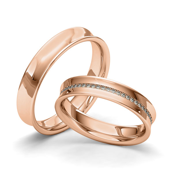 Set klassieke Memoire-trouwringen in roodgoud 14 kt. volledig gezet met in totaal 0,28 ct. Briljant tw/si van Merii