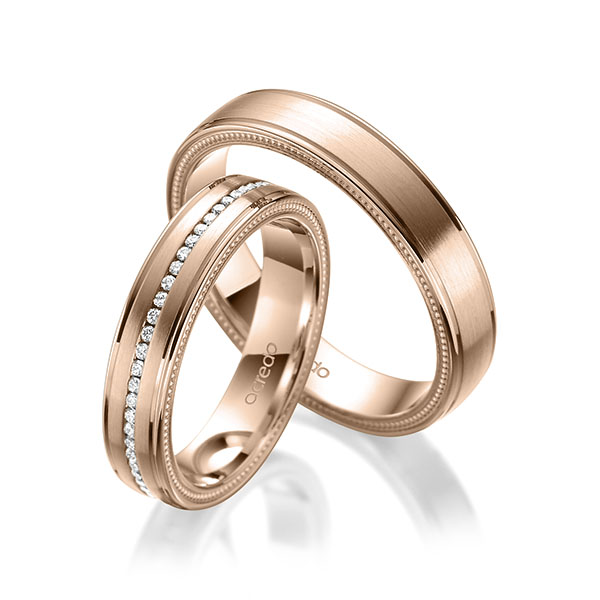Set Klassieke Memoire-trouwringen in roodgoud 14 kt. volledig gezet met in totaal 0,295 ct. Briljant tw/si van acredo