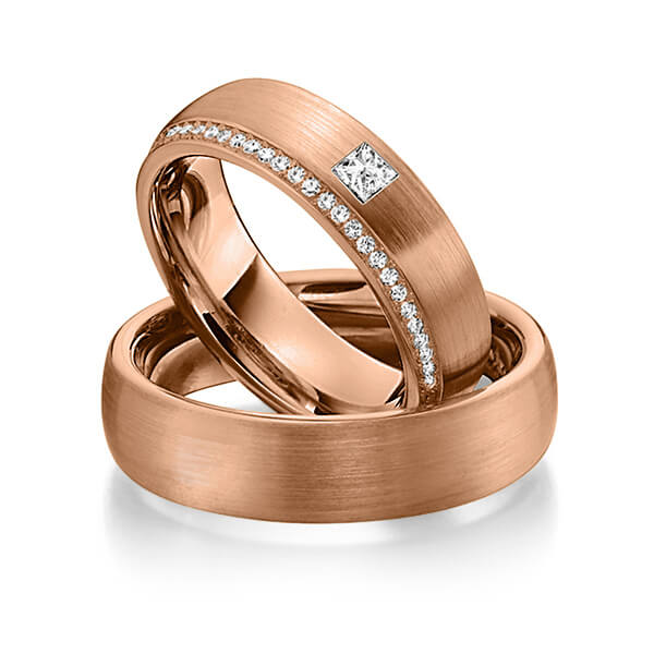 Set klassieke Memoire-trouwringen in roodgoud 14 kt. volledig gezet met in totaal 0,41 ct. Briljant & Princess-Diamant tw/si van Steinberg
