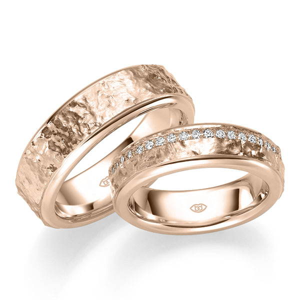 Set Klassieke Memoire-trouwringen in roodgoud 14 kt. volledig gezet met in totaal 0,46 ct. Briljant tw/si 