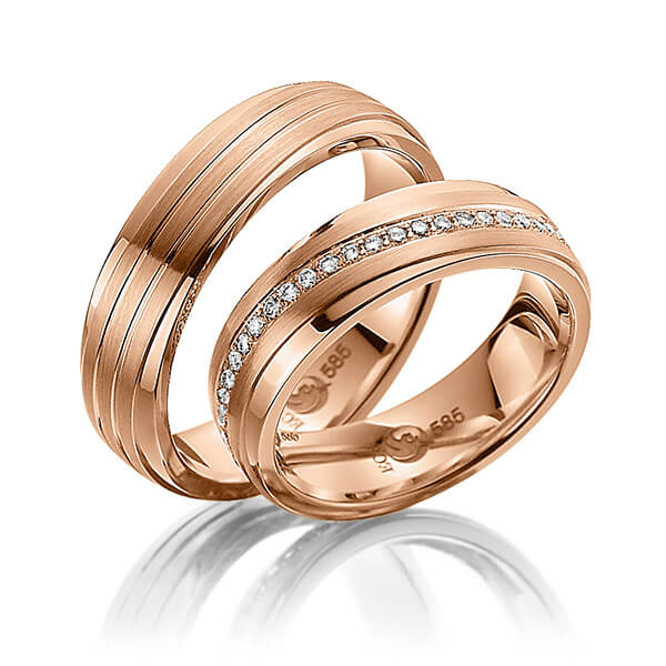 Set Klassieke Memoire-trouwringen in roodgoud 14 kt. volledig gezet met in totaal 0,48 ct. Briljant tw/si van Steinberg