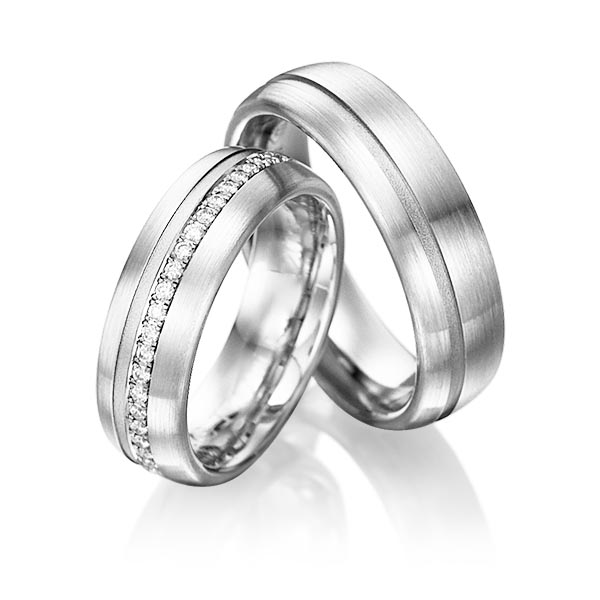 Set Klassieke Memoire-trouwringen in witgoud 14 kt. half gezet met in totaal 0,176 ct. Briljant tw/si van Steinberg - Q-1199-7 Set Klassieke Memoire-trouwringen in witgoud 14 kt. half gezet met in totaal 0,176 ct. Briljant tw/si van Steinberg - Q-1199-7