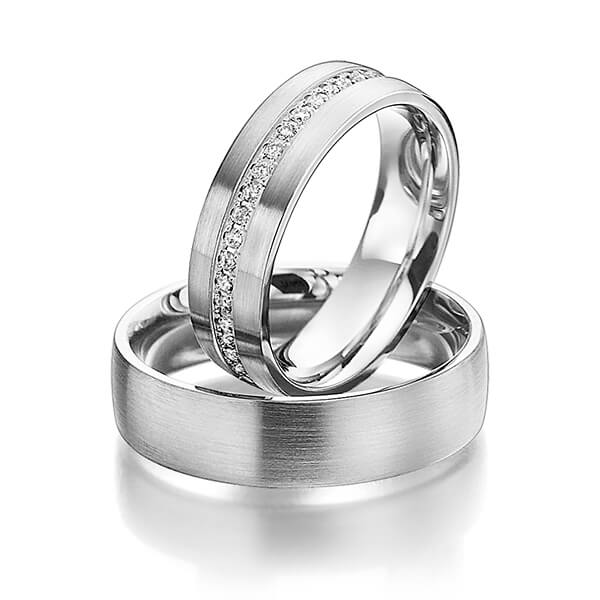 Set Klassieke Memoire-trouwringen in witgoud 14 kt. half gezet met in totaal 0,21 ct. Briljant tw/si 