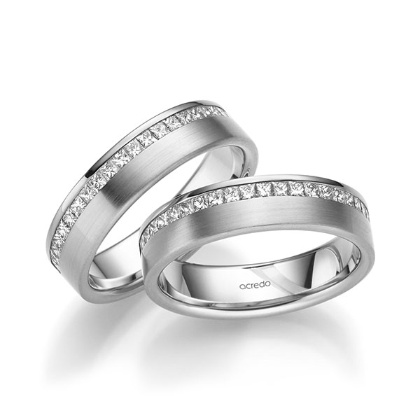 Set klassieke Memoire-trouwringen in witgoud 14 kt. half gezet met in totaal 1,08 ct. Princess-Diamant tw/si van acredo
