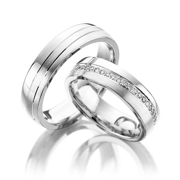 Set Klassieke Memoire-trouwringen in witgoud 14 kt. volledig gezet met in totaal 0,45 ct. Briljant tw/si van Steinberg