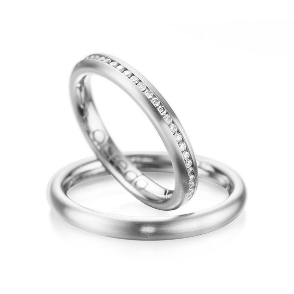Set klassieke Memoire-trouwringen in witgoud 14 kt. volledig gezet met in totaal 0,48 ct. Briljant tw/si van acredo - A-1074-2 Set klassieke Memoire-trouwringen in witgoud 14 kt. volledig gezet met in totaal 0,48 ct. Briljant tw/si van acredo - A-1074-2