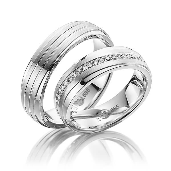 Set Klassieke Memoire-trouwringen in witgoud 14 kt. volledig gezet met in totaal 0,48 ct. Briljant tw/si van Steinberg