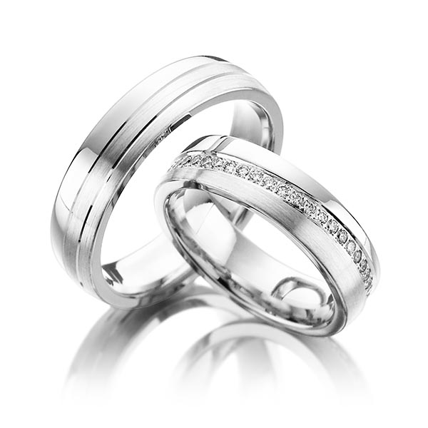 Set klassieke Memoire-trouwringen in witgoud 14 kt. volledig gezet met in totaal 0,74 ct. Briljant tw/si van Steinberg - Q-1096-2 Set klassieke Memoire-trouwringen in witgoud 14 kt. volledig gezet met in totaal 0,74 ct. Briljant tw/si van Steinberg - Q-1096-2