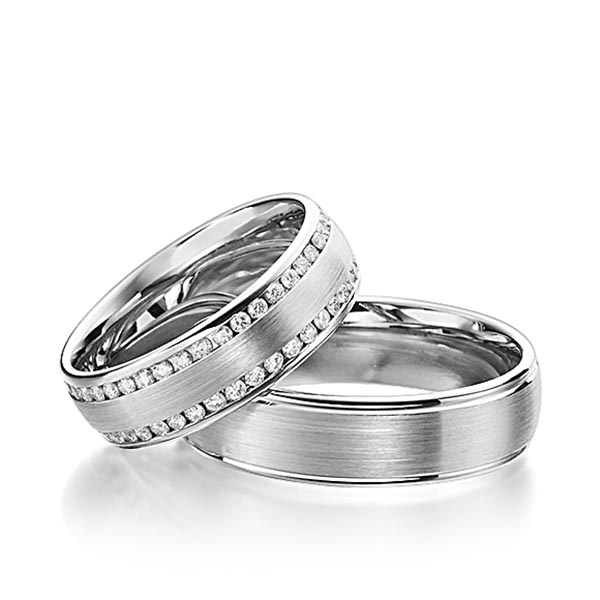 Set Klassieke Memoire-trouwringen in witgoud 14 kt. volledig gezet met in totaal 0,92 ct. Briljant tw/si van Steinberg