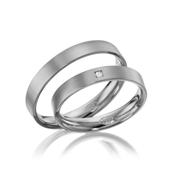 Set Klassieke trouwringen in 600 Platinahoudend metaal (60%) met in totaal 0,015 ct. Briljant tw/si 