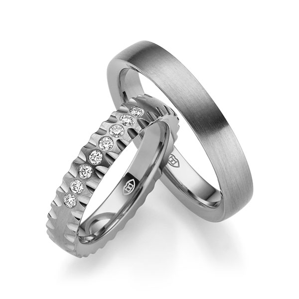 Set Klassieke trouwringen in 600 Platinahoudend metaal (60%) met in totaal 0,16 ct. Briljant tw/si van Merii