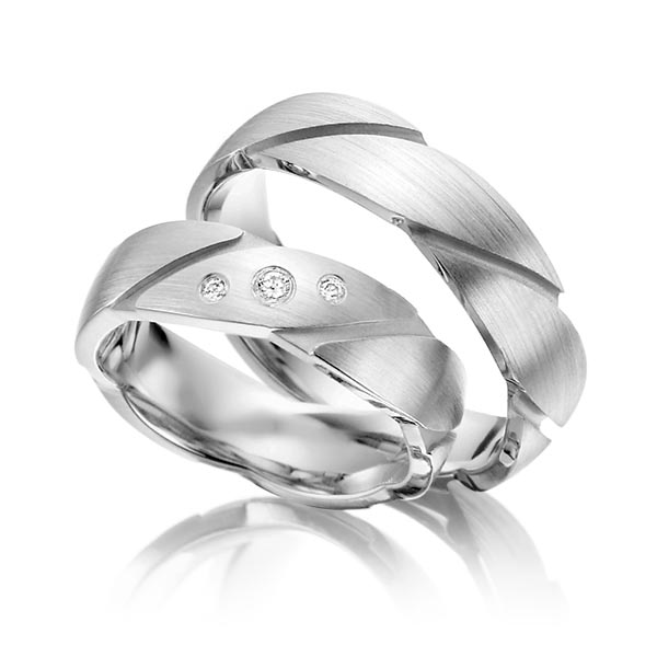 Set Klassieke trouwringen in buiten grijsgoud 14 kt. , binnen grijsgoud 14 kt. met in totaal 0,05 ct. Briljant tw/si van Steinberg