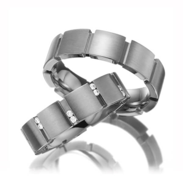 Set Klassieke trouwringen in buiten grijsgoud 14 kt. , binnen grijsgoud 14 kt. met in totaal 0,2 ct. Briljant tw/si van Eternal Touch