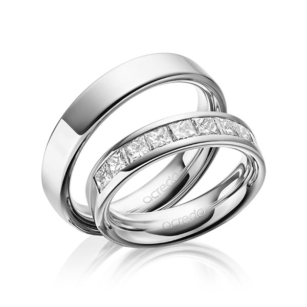 Set klassieke trouwringen in buiten grijsgoud 14 kt. , binnen grijsgoud 14 kt. met in totaal 1,2 ct. Princess-Diamant tw/si van acredo